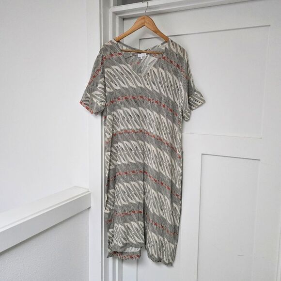 Asceno London x Amelia Graham Silk Kimono Midi Retro Bolt Print Dress in Black - Picture 3 of 13